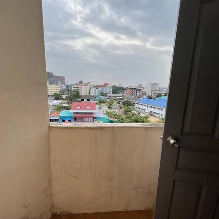 Rooftop Room In We Residence Pattaya Exterior photo